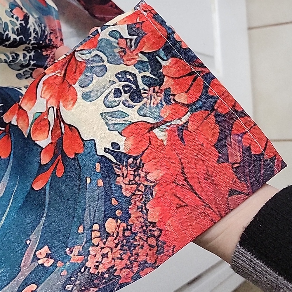 Lightweight Asian Inspired Lineny Floral Wave Blouse - Picture 4 of 5